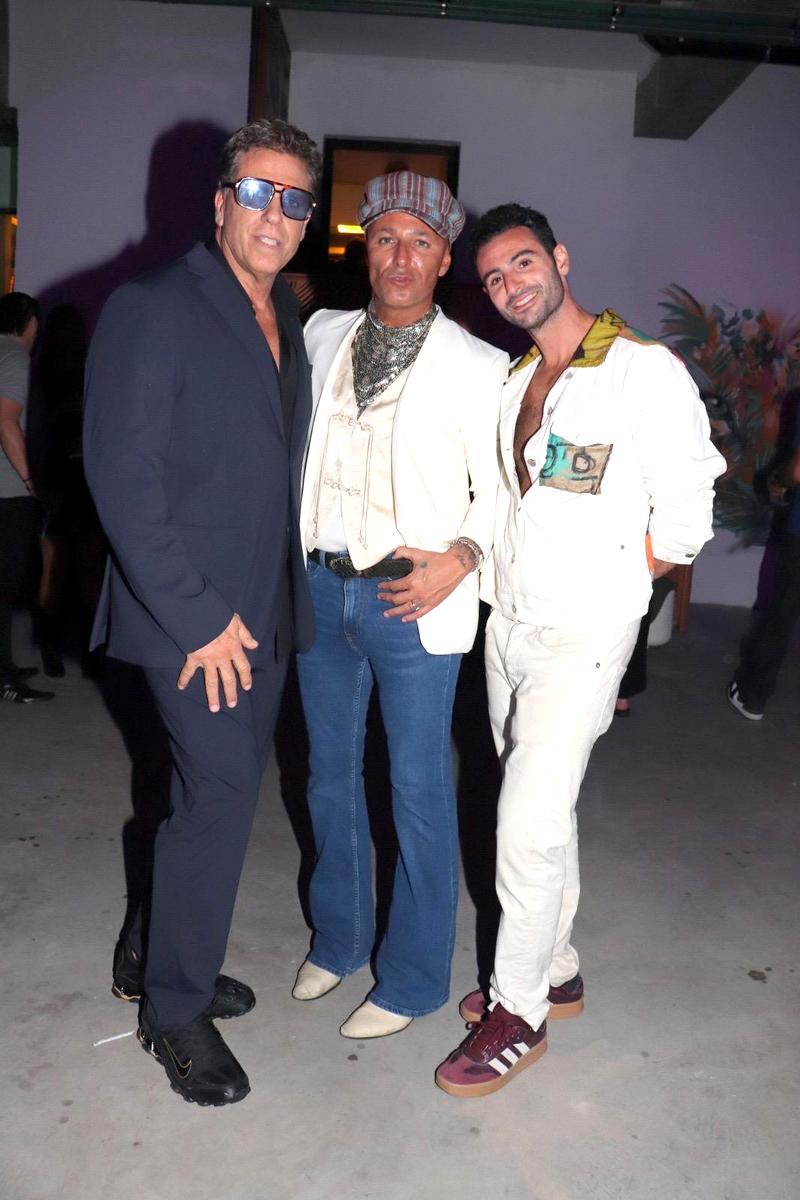 Paris Martineau, fachada y diseño contemporáneo frente al Campo Argentino de Polo